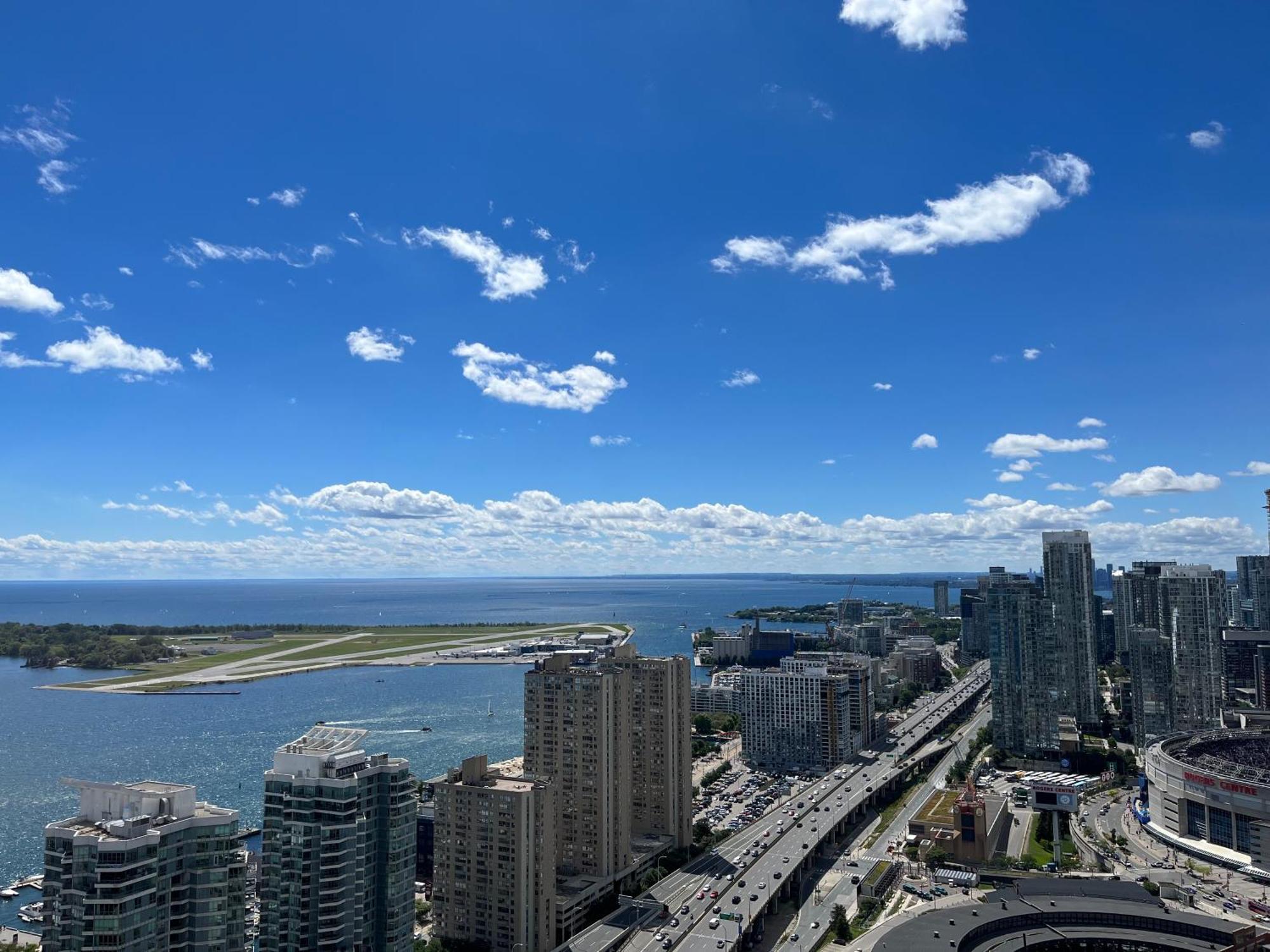 High Rise Condo With Stunning Lake And Cn Tower View Toronto Exterior photo