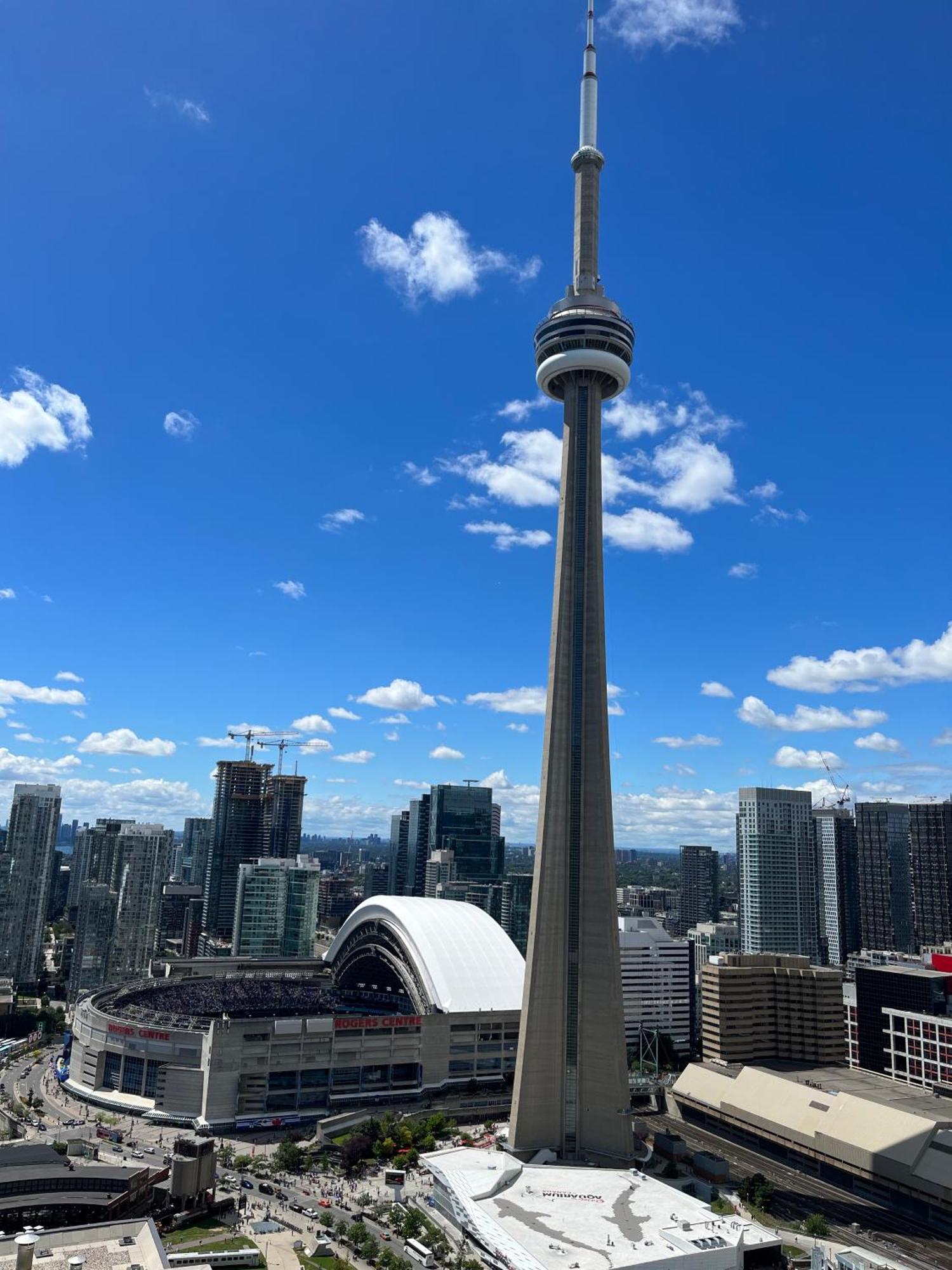 High Rise Condo With Stunning Lake And Cn Tower View Toronto Exterior photo